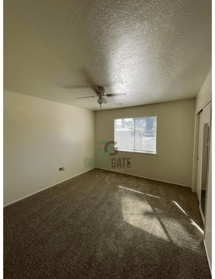 332 W G St 13 of 25