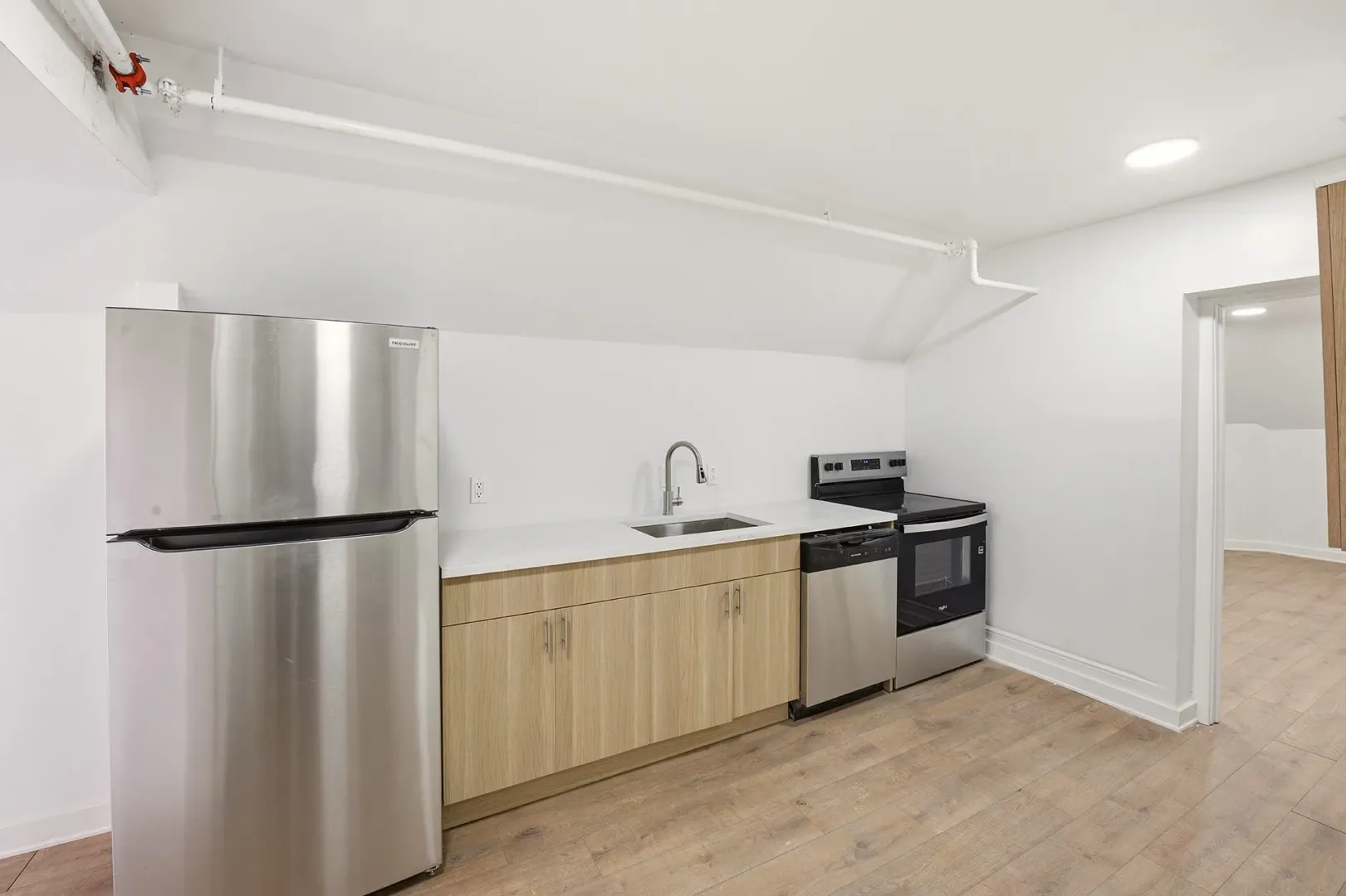 6012 Ridge Ave. 5 of 17