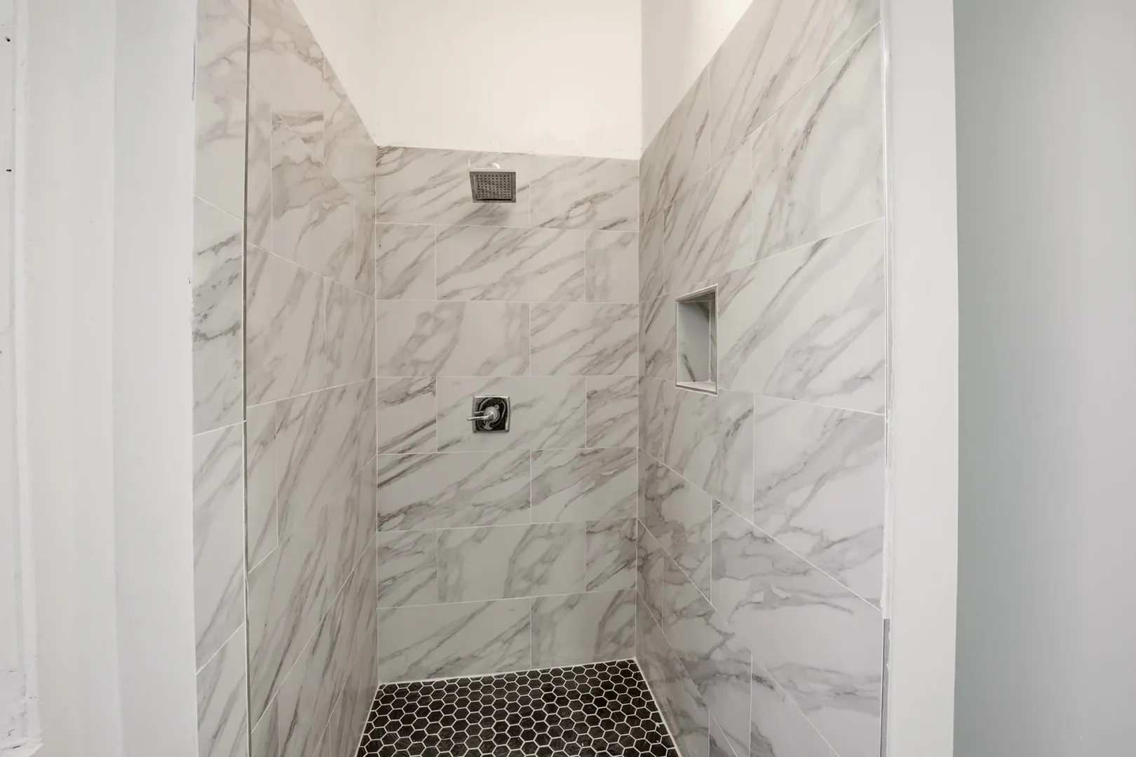 6012 Ridge Ave. 11 of 18