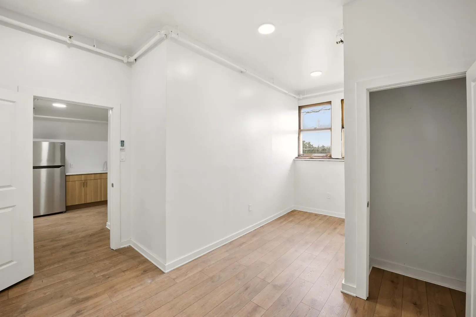 6012 Ridge Ave. 11 of 17