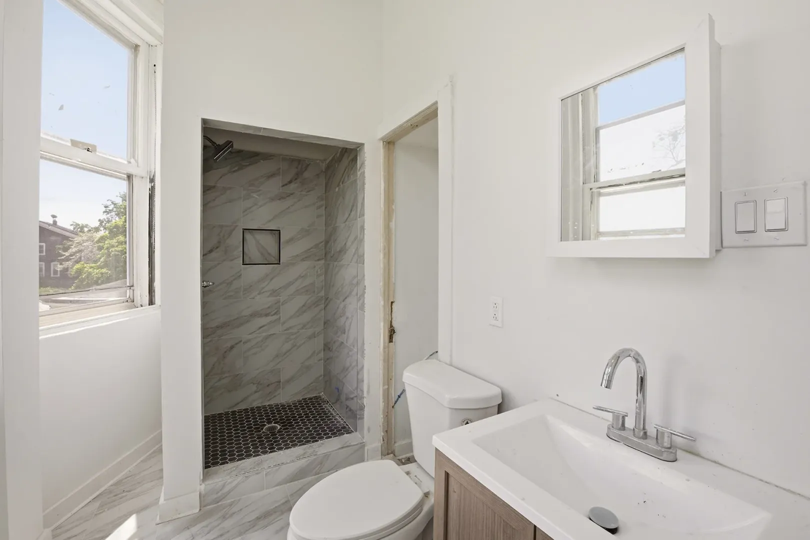 6012 Ridge Ave. 15 of 18