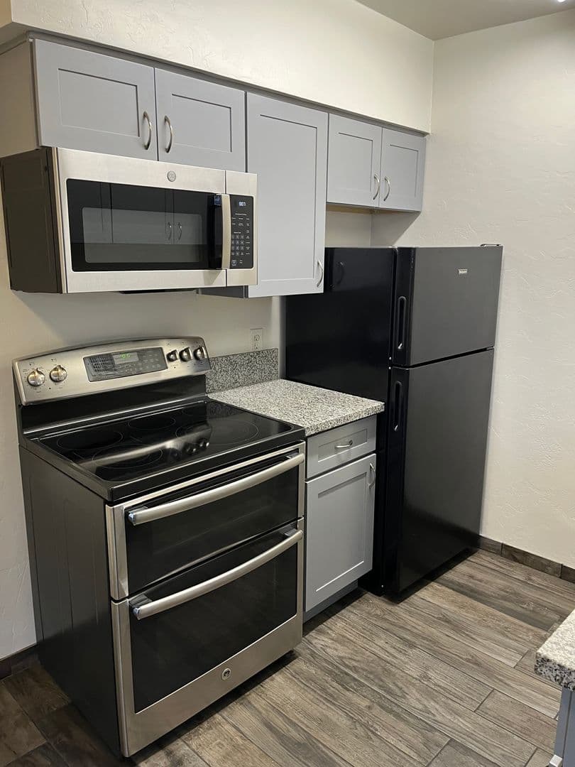 Fairview Village Apartments 4 of 8