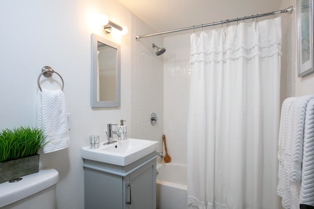 Mayn Suites 8 of 8