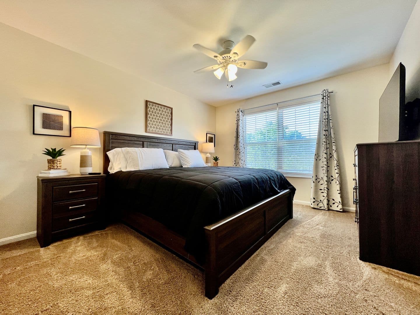 6608 Rosemont - 1219580980650565792 18 of 69
