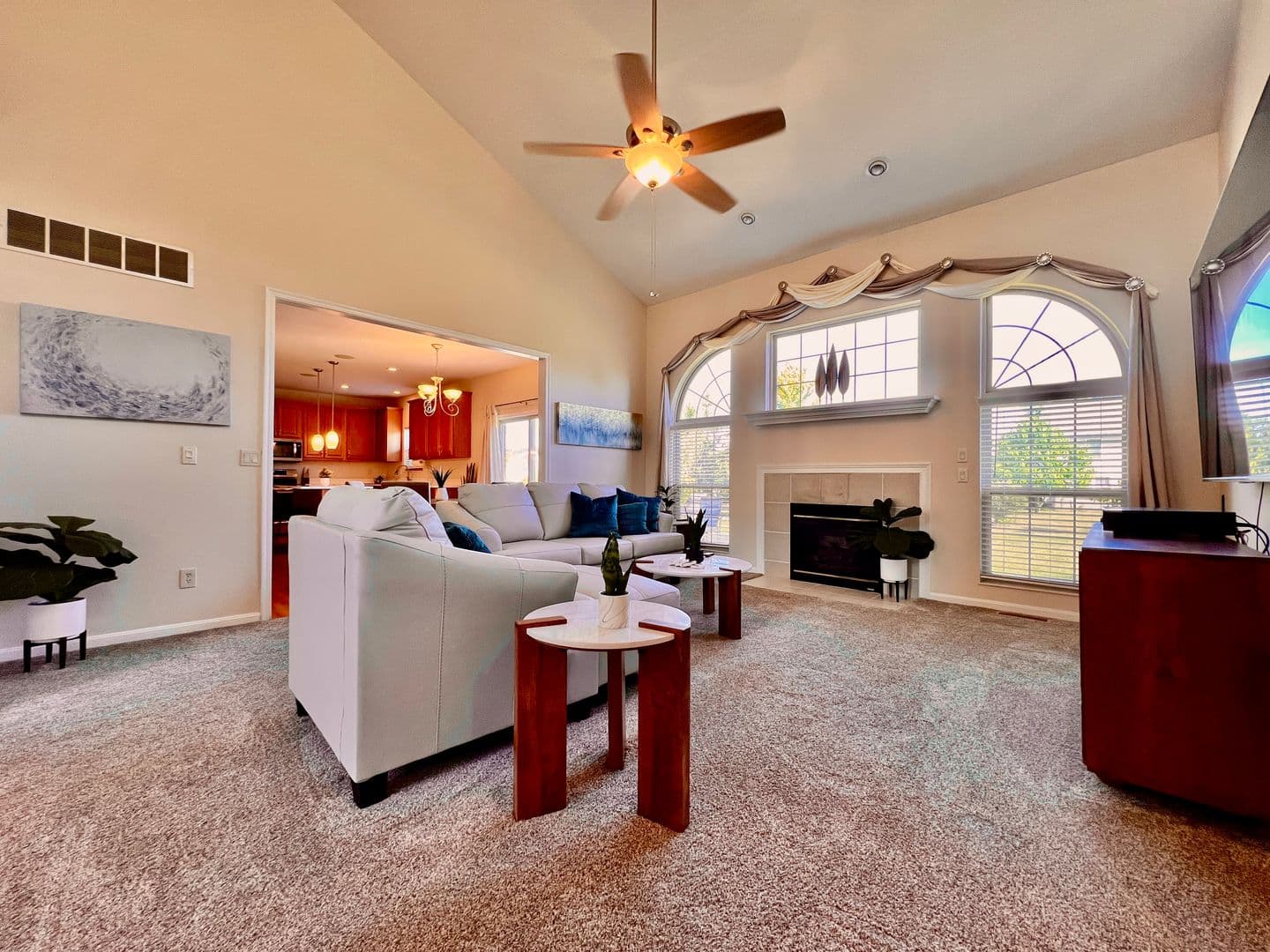 6608 Rosemont - 1219580980650565792 35 of 69