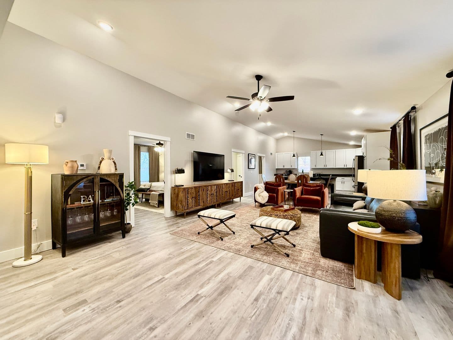 7855 Second Street - 1624716018790067133 2 of 40