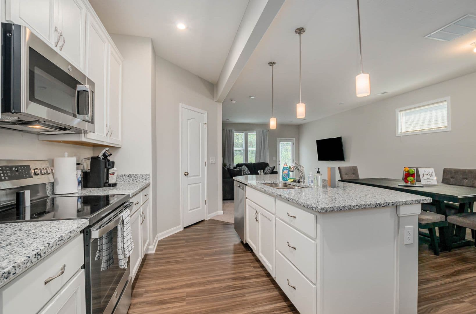 950 Southline Drive - 721769308254242487 2 of 24