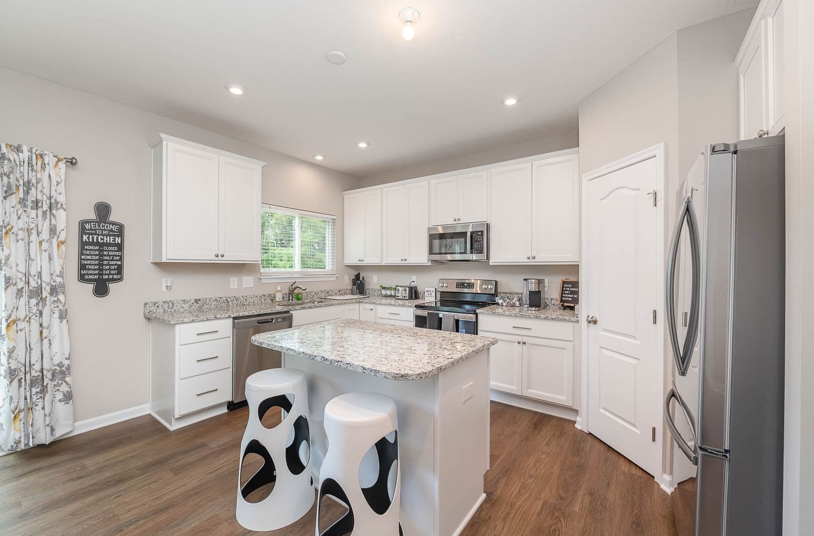 1344 Soaring Way - 726782970699147537 or 676036414648071637 3 of 37