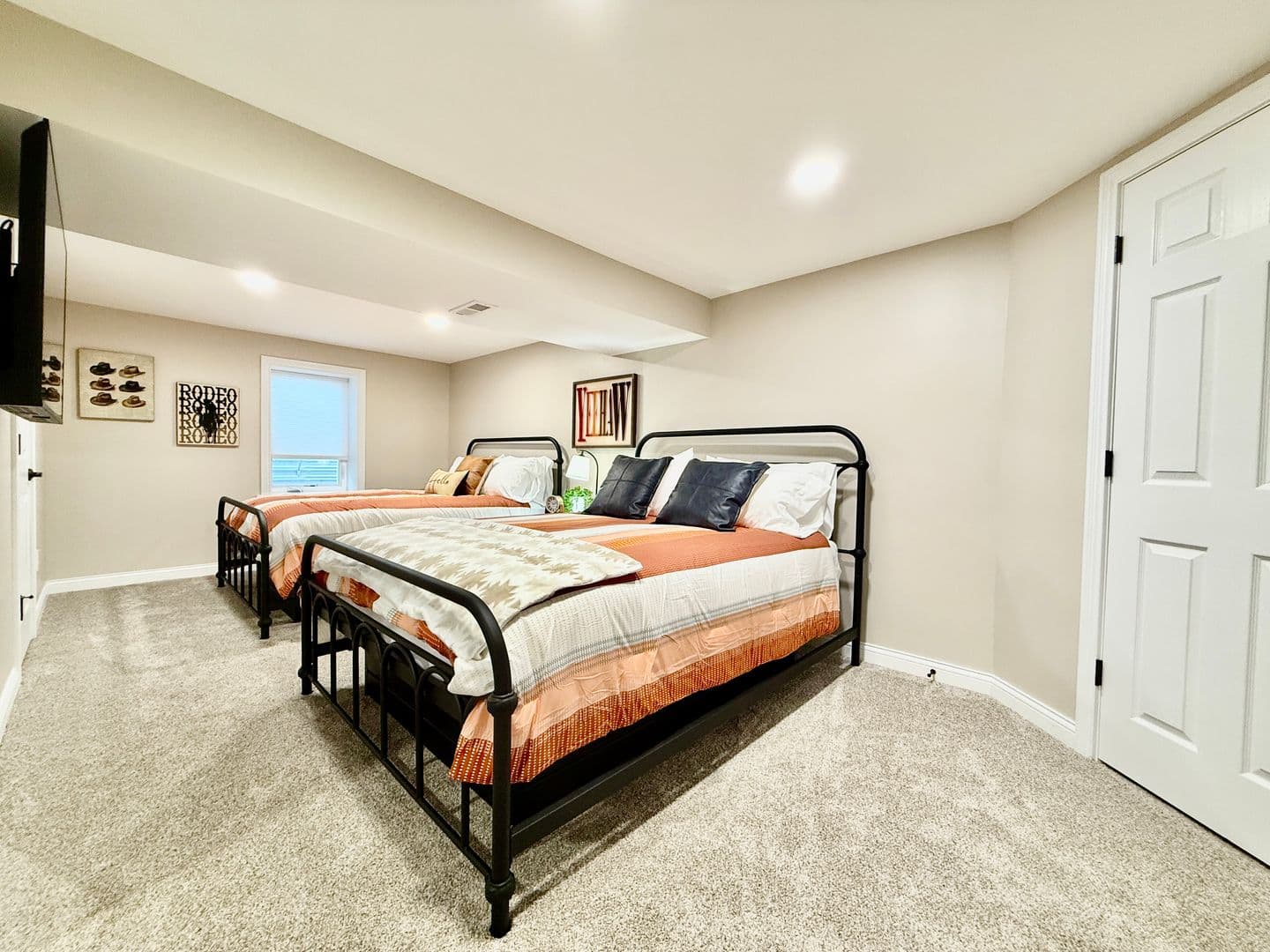 711 S. Main Street - 1507339479139382556 26 of 37