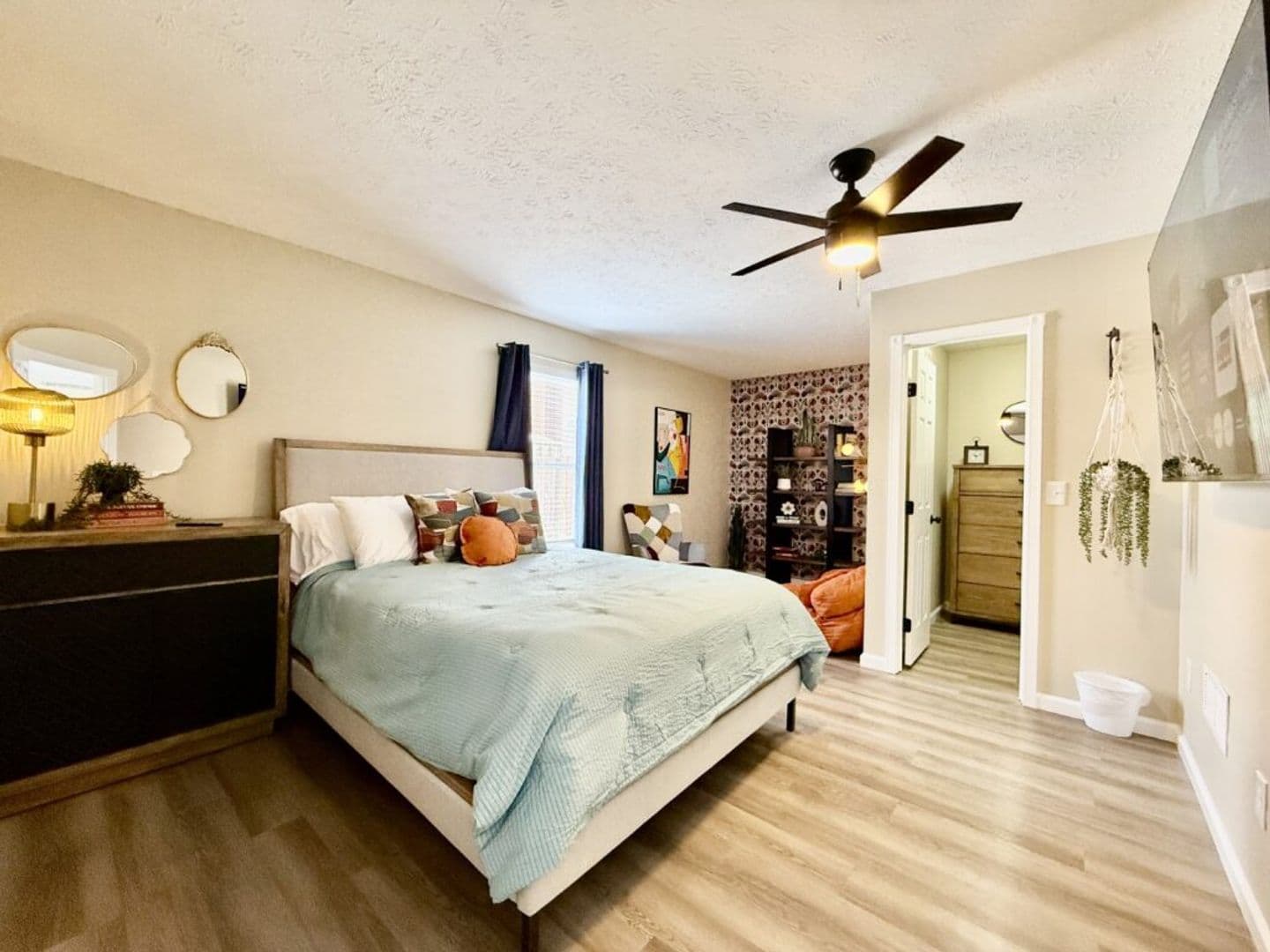 930 Leora Drive - 1614632943919018169 12 of 29
