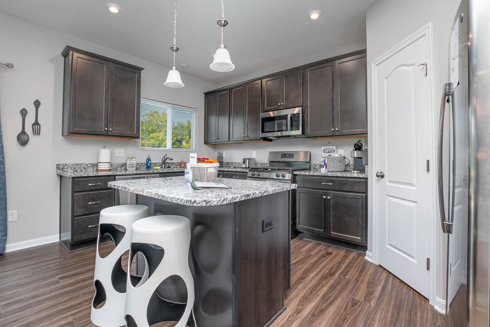 1392 Soaring Way - 721560632046960120 5 of 25