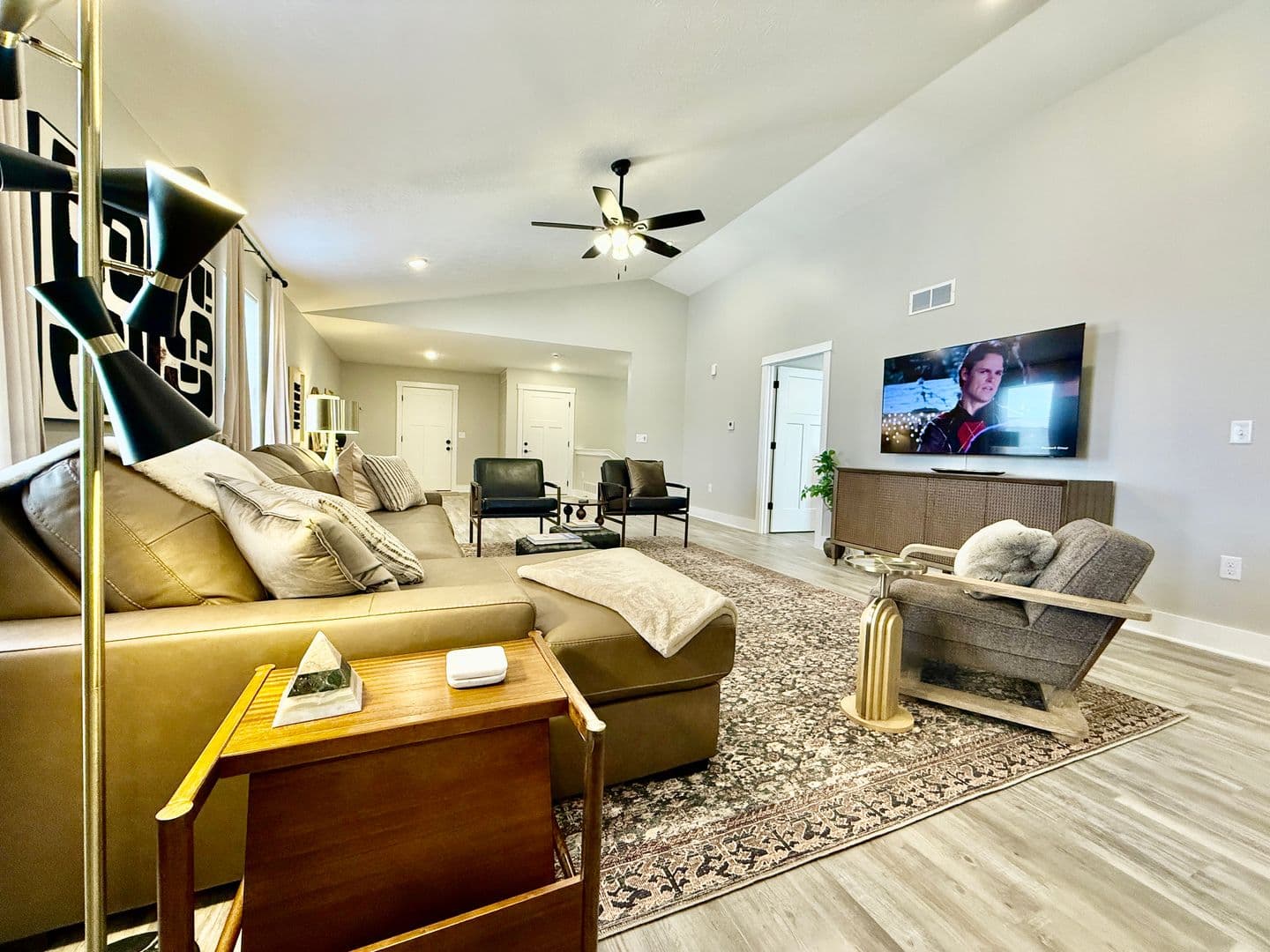 7845 Second Street - 1640045539007157173 2 of 47