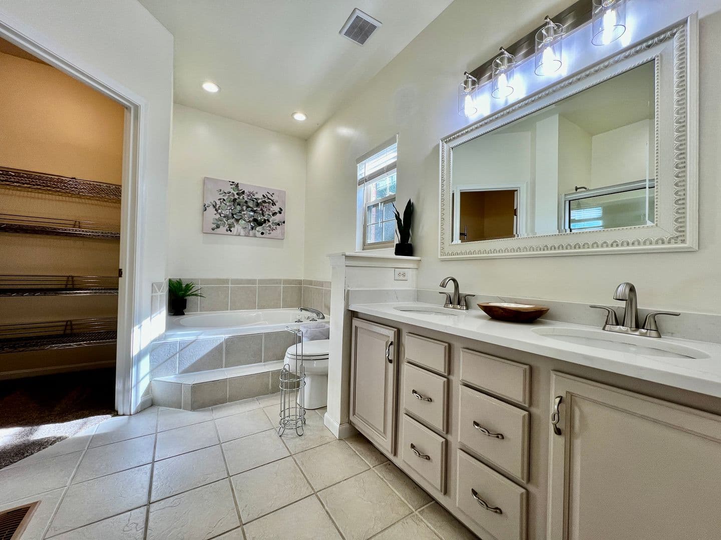 6608 Rosemont - 1219580980650565792 56 of 69