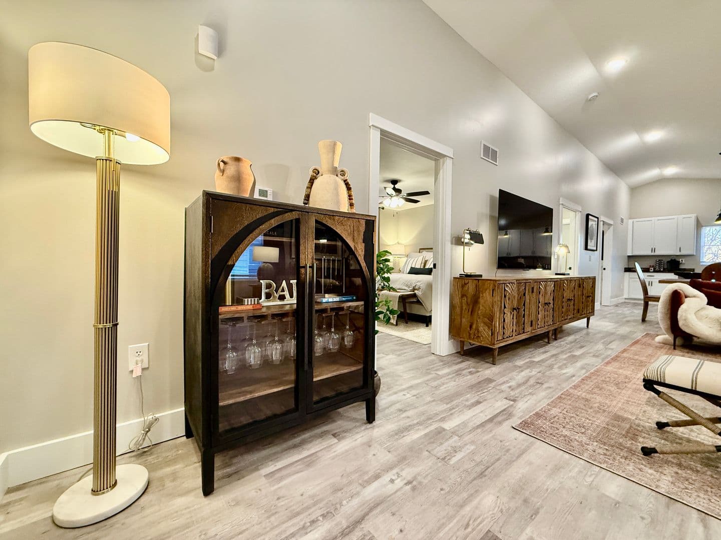 7855 Second Street - 1624716018790067133 3 of 40