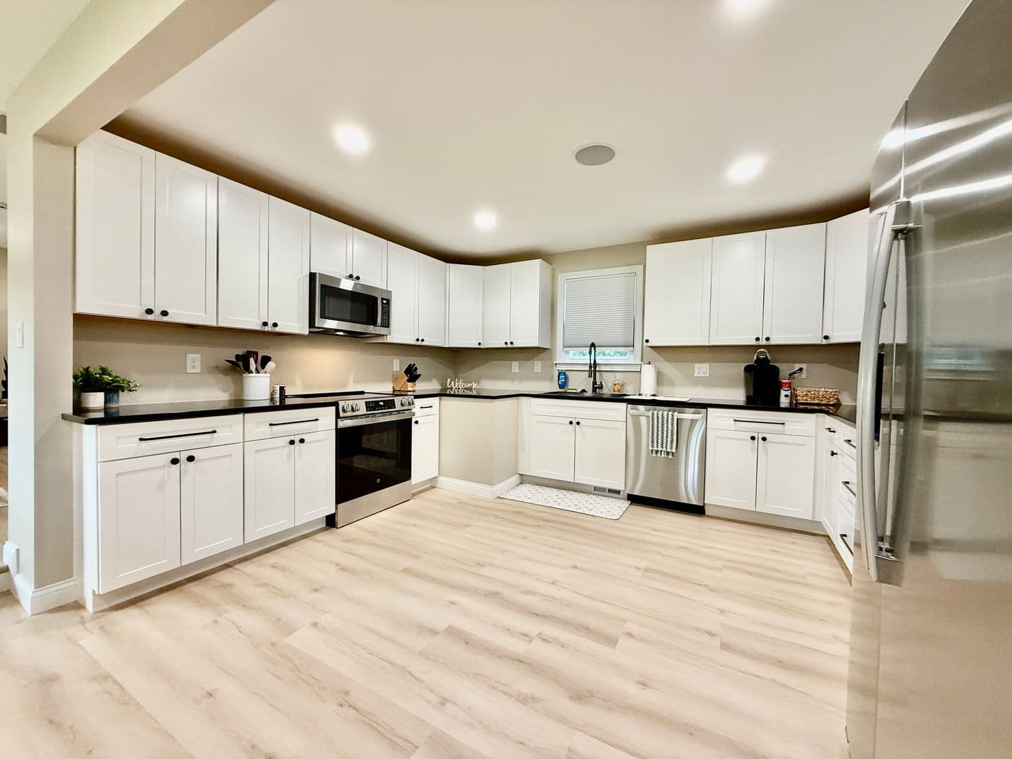 711 S. Main Street - 1507339479139382556 2 of 37