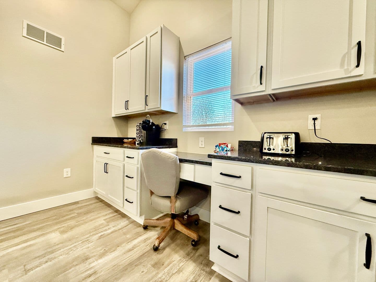7855 Second Street - 1624716018790067133 13 of 40
