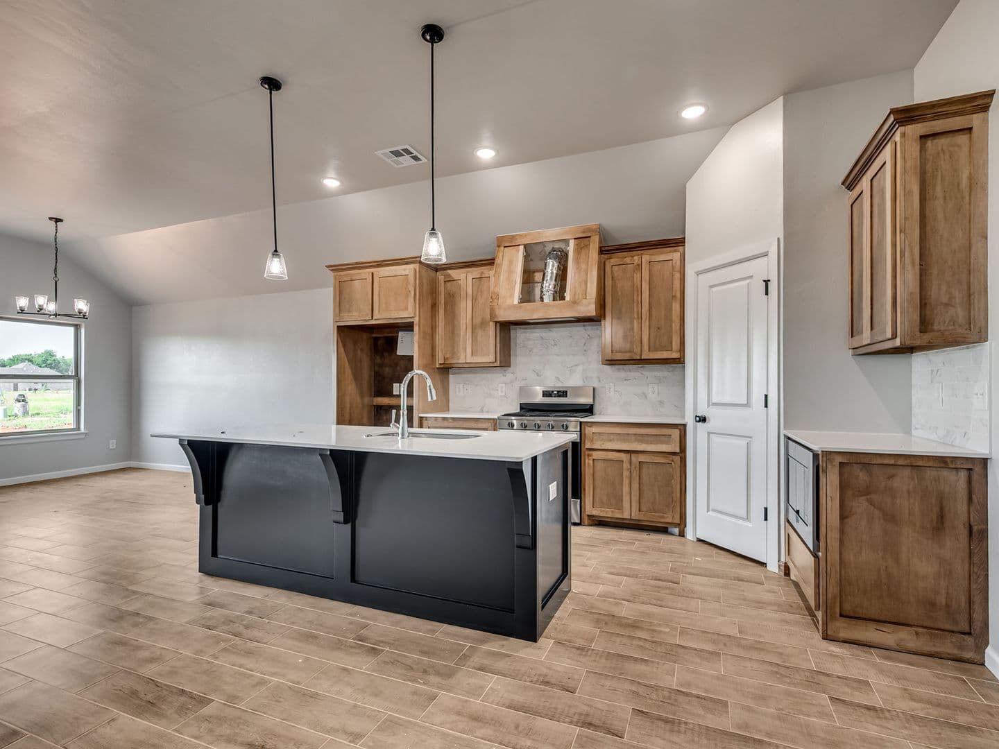 11704 SW 48th Street 10 of 35