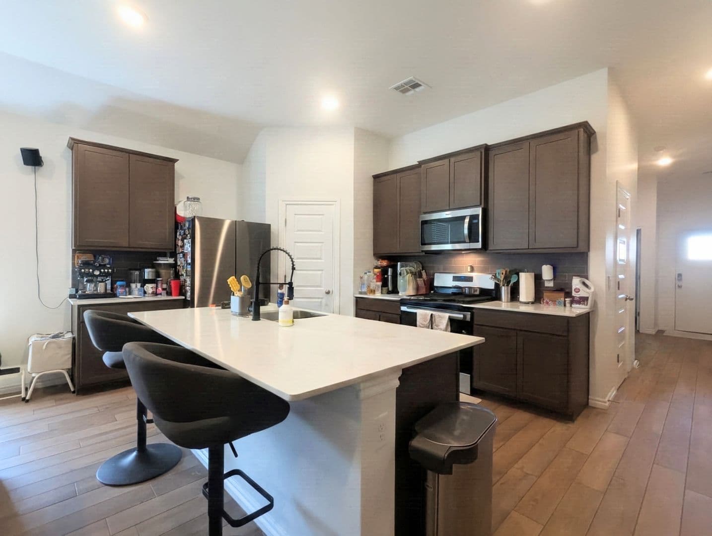2716 Tracys Manor 4 of 13