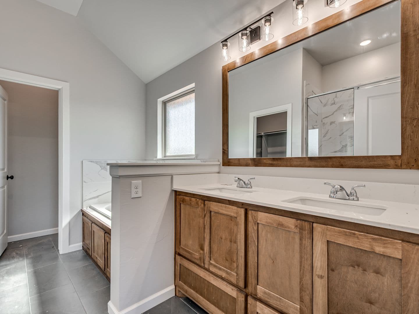 11704 SW 48th Street 18 of 35