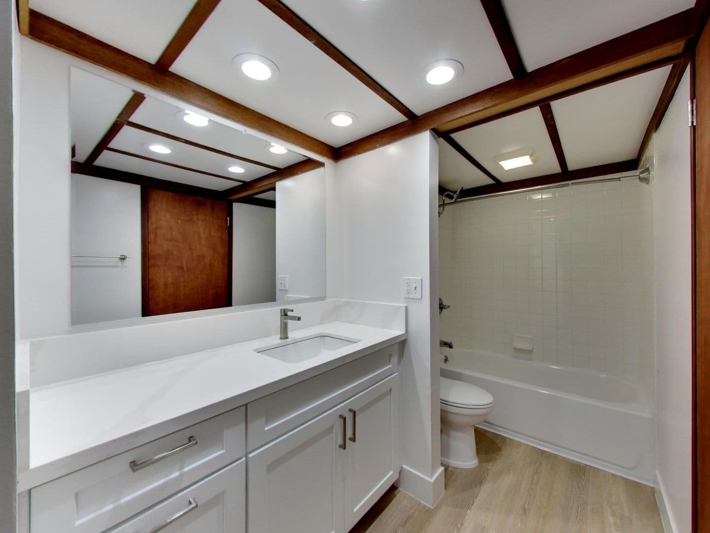 Riverwood Apartments 15 of 16