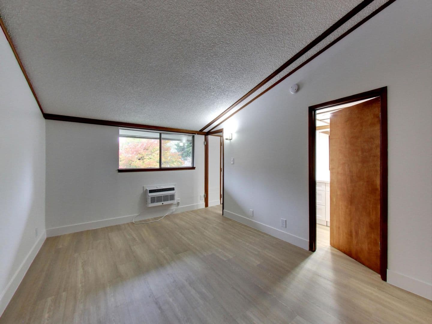 Riverwood Apartments 13 of 16
