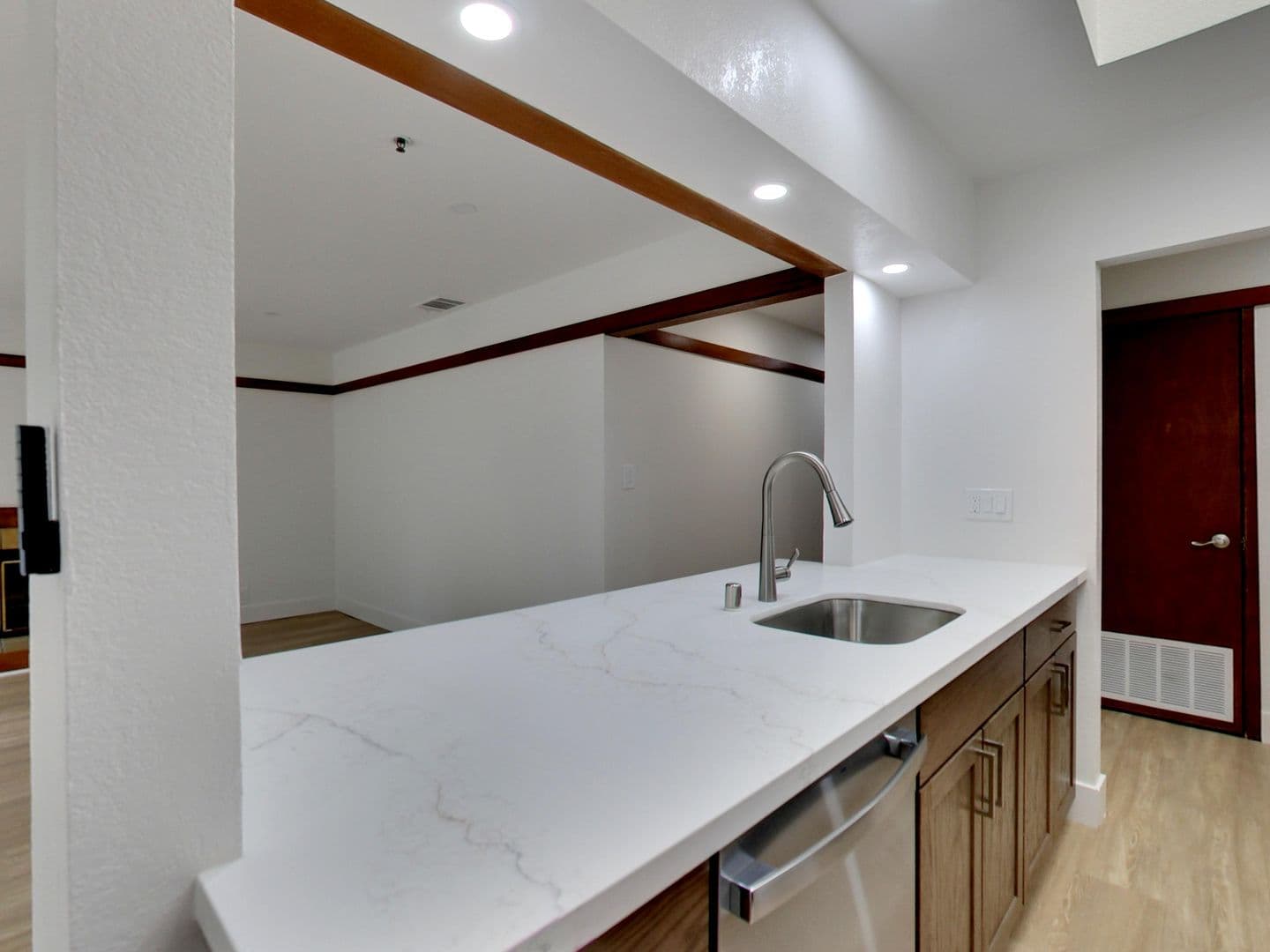 Riverwood Apartments 5 of 32