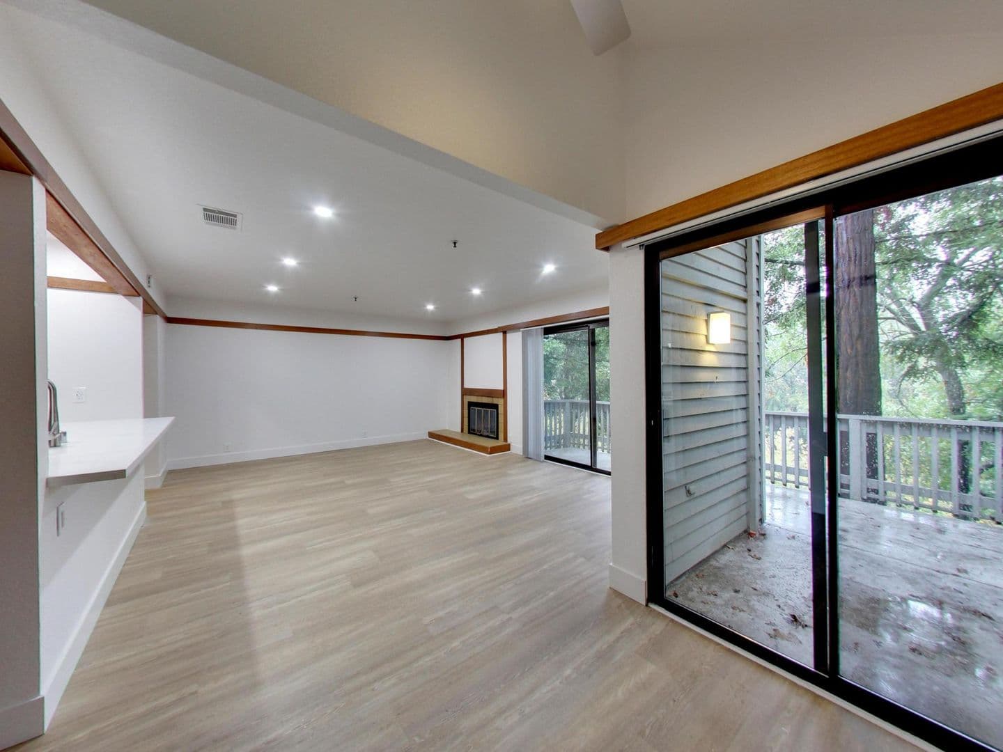 Riverwood Apartments 7 of 16
