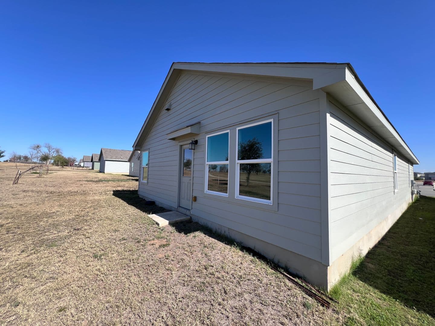 Ashworth Blvd-13431 17 of 18