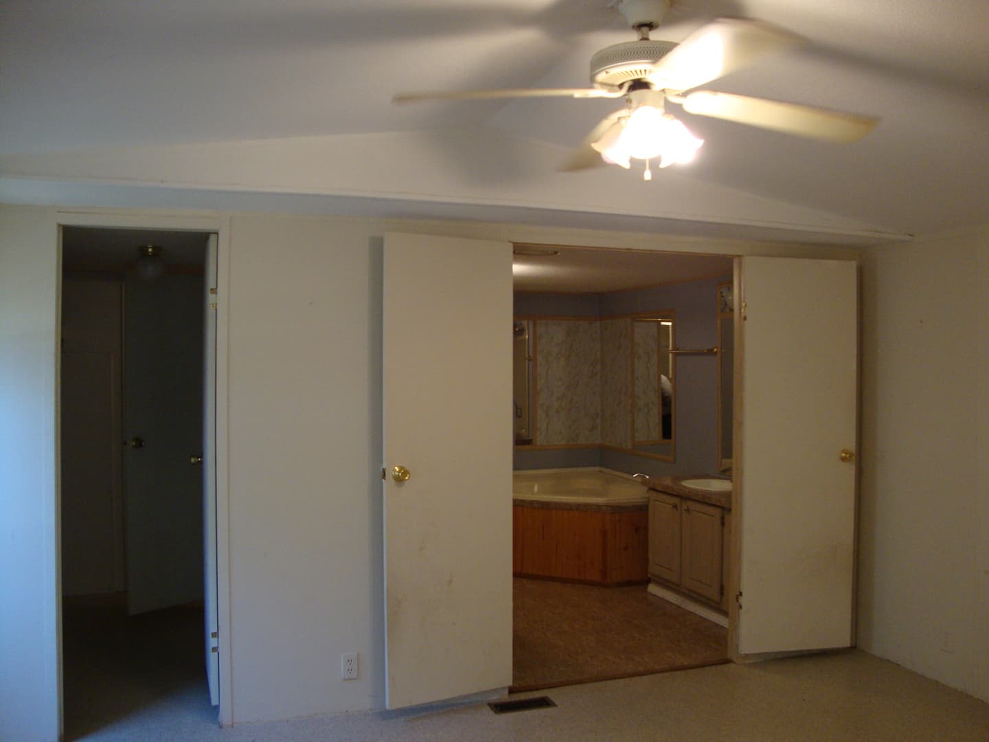 Bluebonnet Dr-214 8 of 12