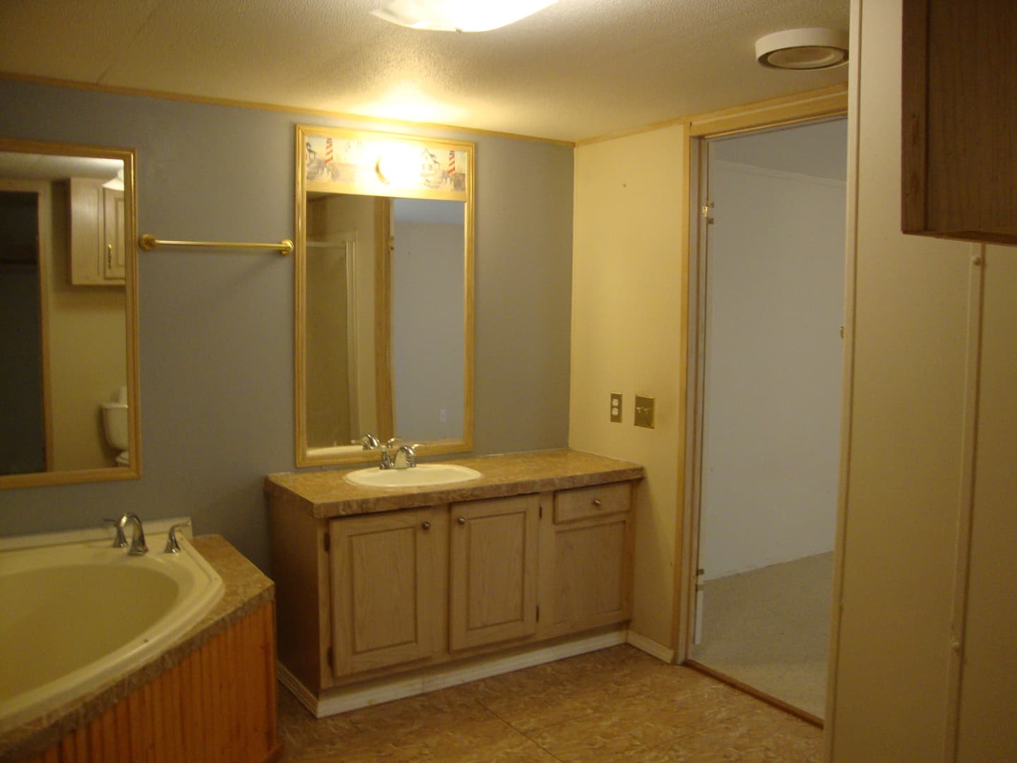 Bluebonnet Dr-214 7 of 12