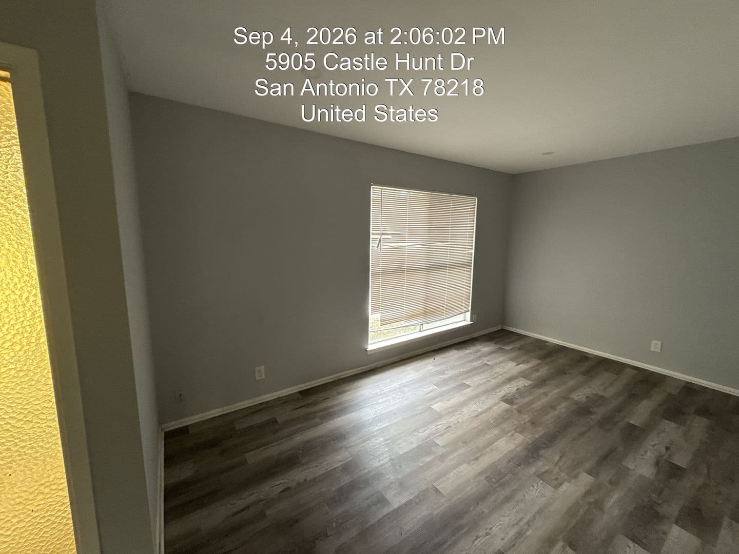 Castle Hunt Dr-5905 4 of 8