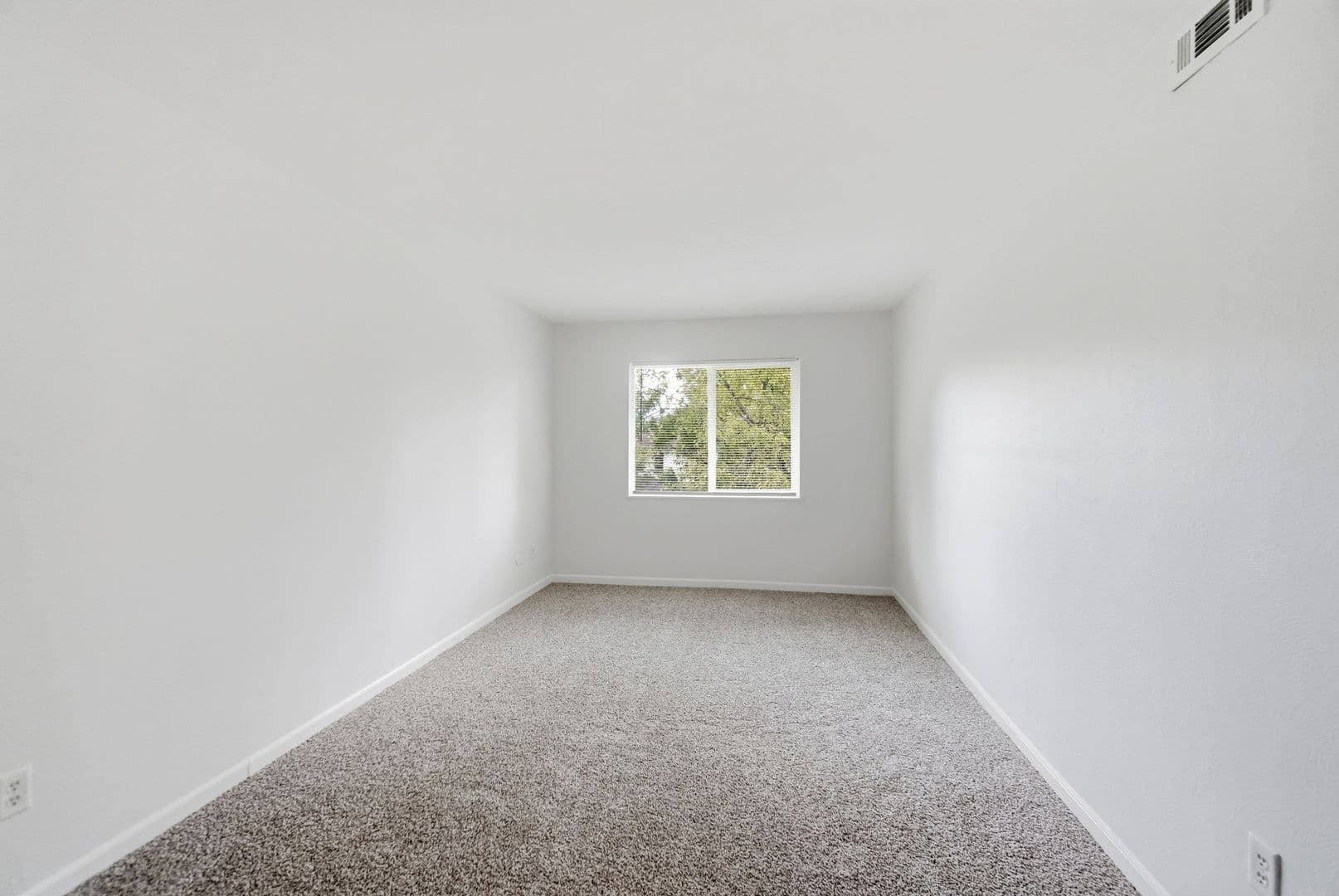 Prime at Uptown Apartments &amp; Townhomes 18 of 25