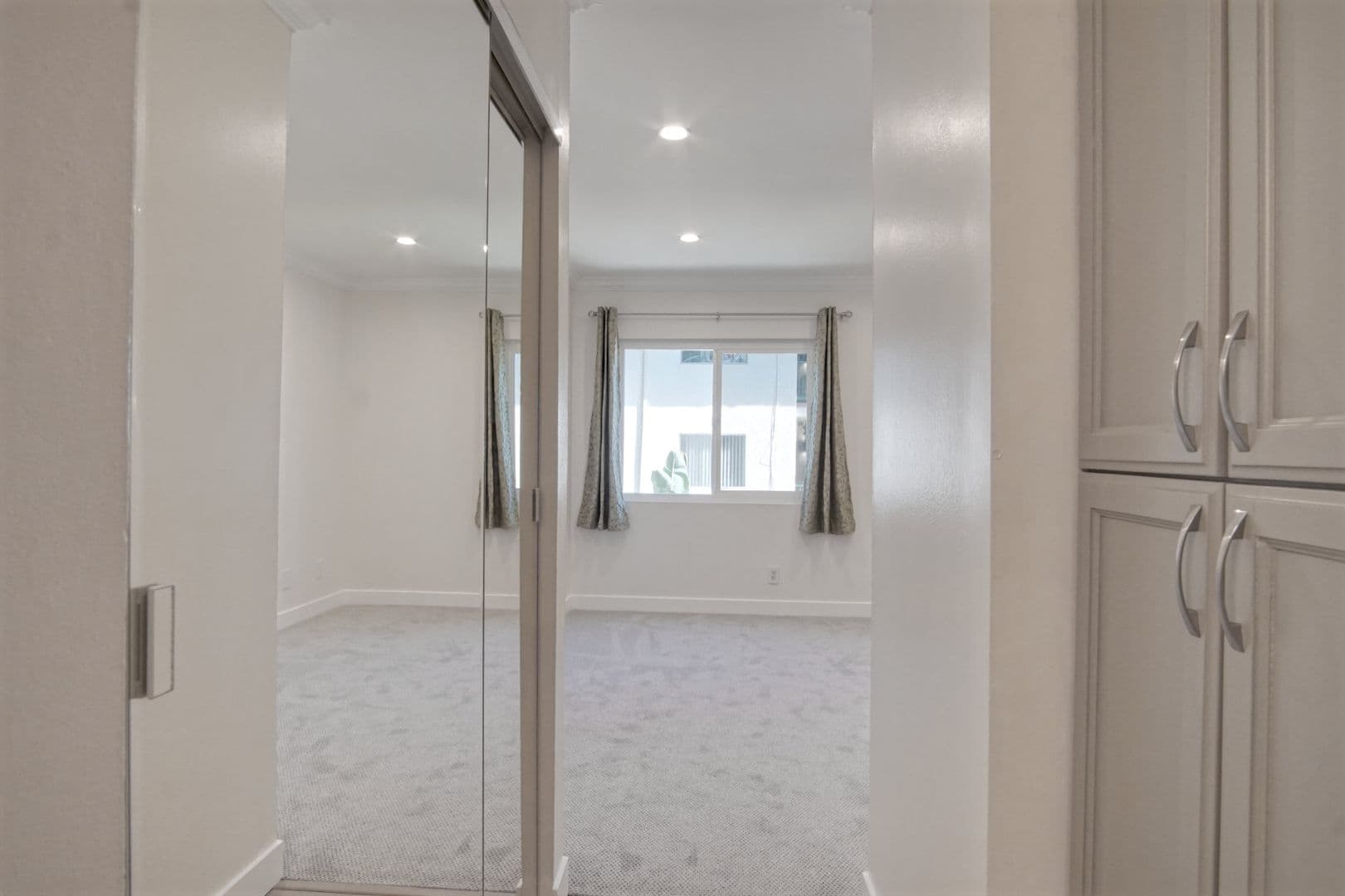 5460 White Oak Ave., Unit G217 16 of 25
