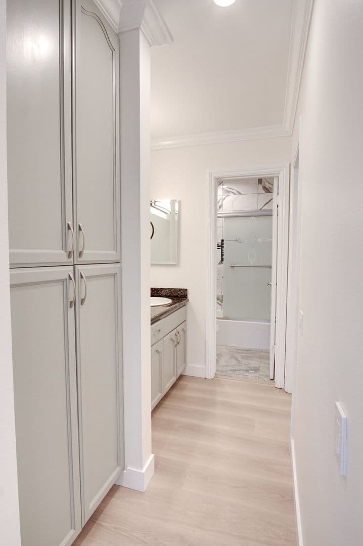 5460 White Oak Ave., Unit G217 13 of 25