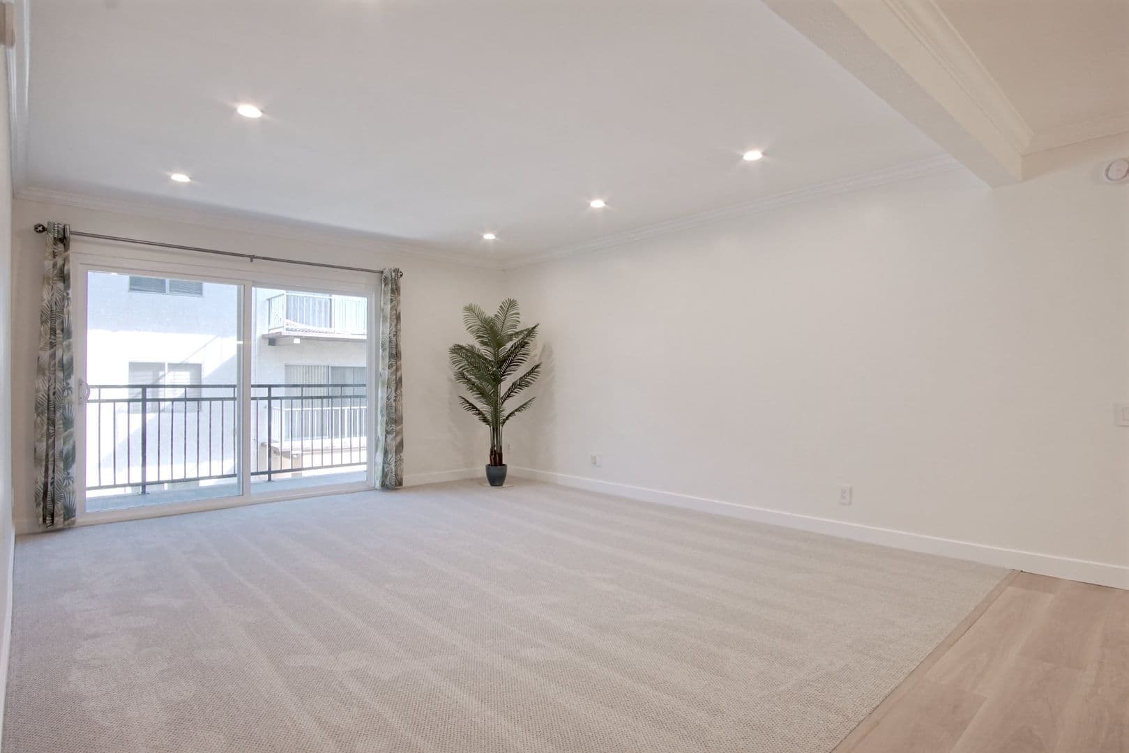 5460 White Oak Ave., Unit G217 4 of 25