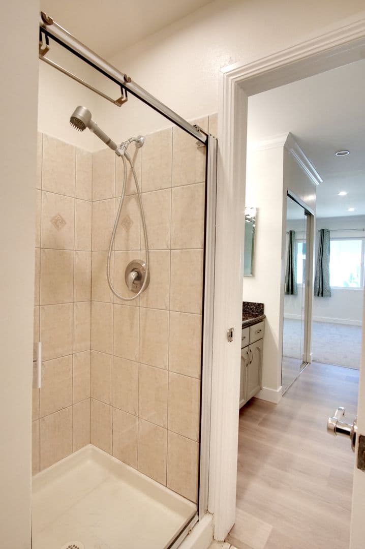 5460 White Oak Ave., Unit G217 20 of 25