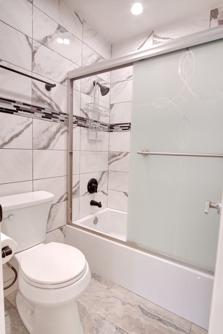 5460 White Oak Ave., Unit G217 15 of 25