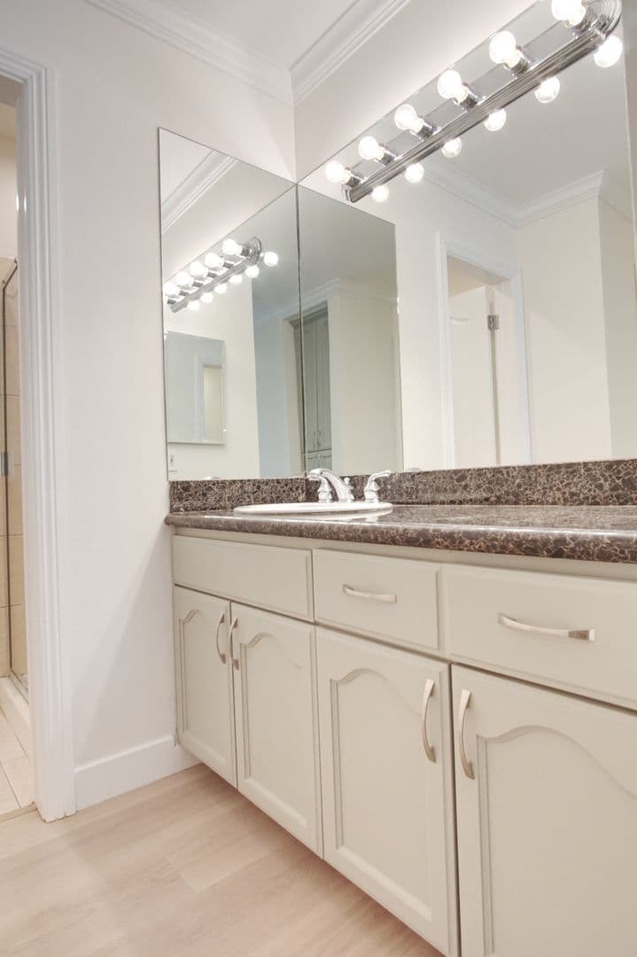 5460 White Oak Ave., Unit G217 19 of 25