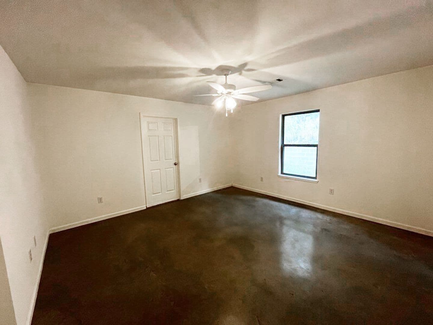 246 Skylane Dr. 4 of 15