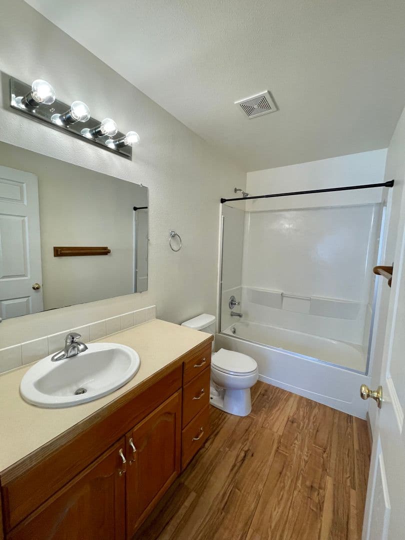 Move In & Save - 2 Week FREE Rent - $700 Deposit!! Downtown Fort Collins Apartment | Walk to Old Town & CSU 7 of 10