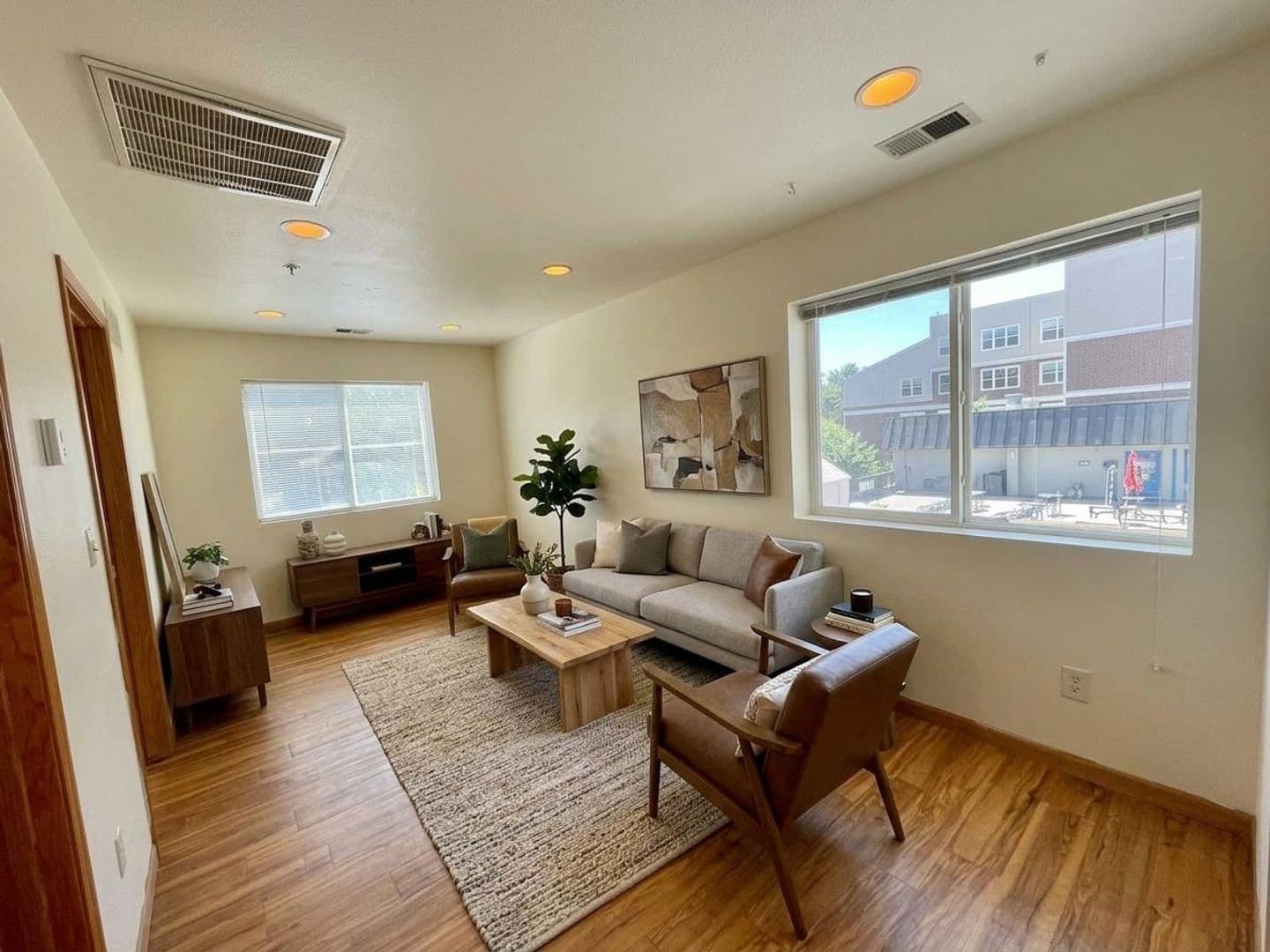Move In & Save - 2 Week FREE Rent - $700 Deposit!! Downtown Fort Collins Apartment | Walk to Old Town & CSU 4 of 10