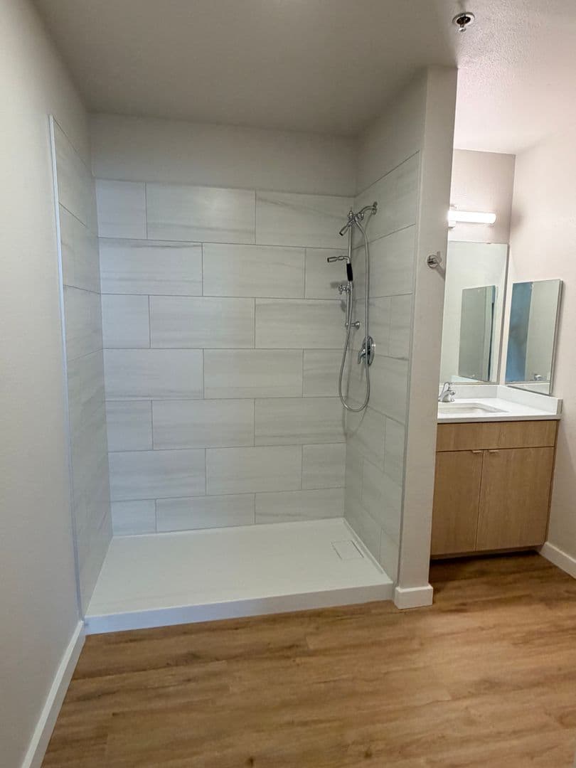 Columbia Square Apartments A-H 16 of 17
