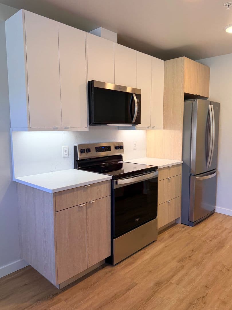 Columbia Square Apartments A-H 6 of 22