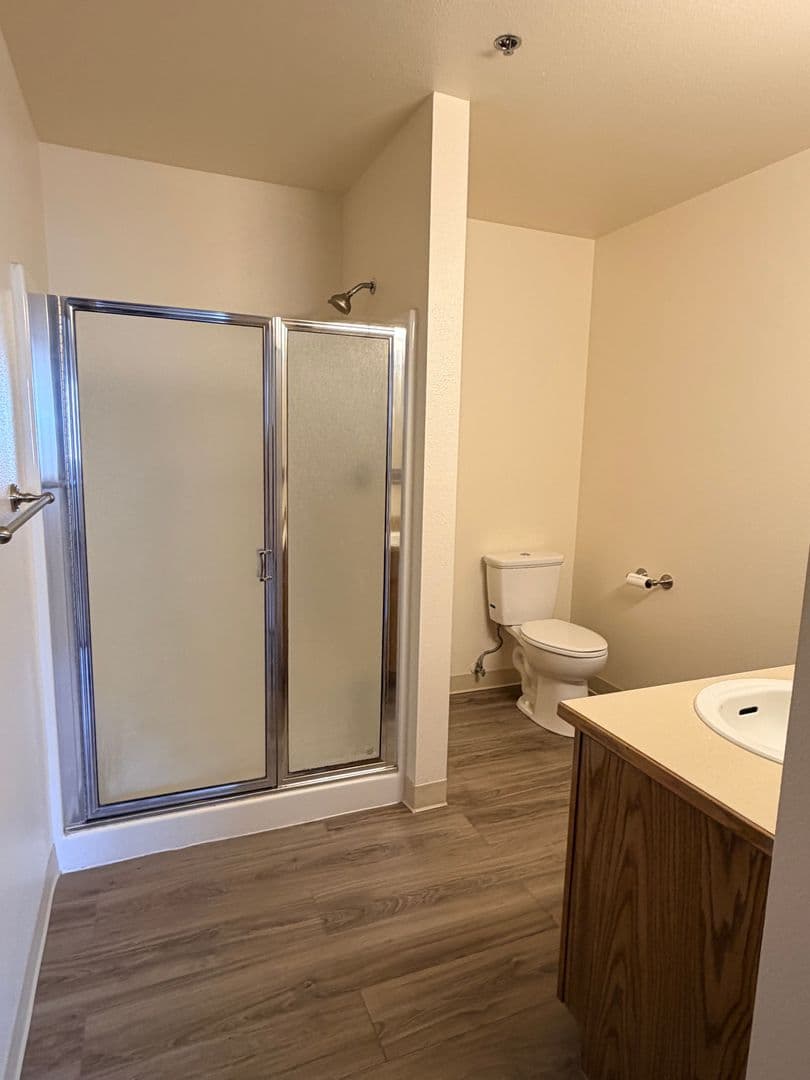 Columbia Square Apartments A-H 14 of 15