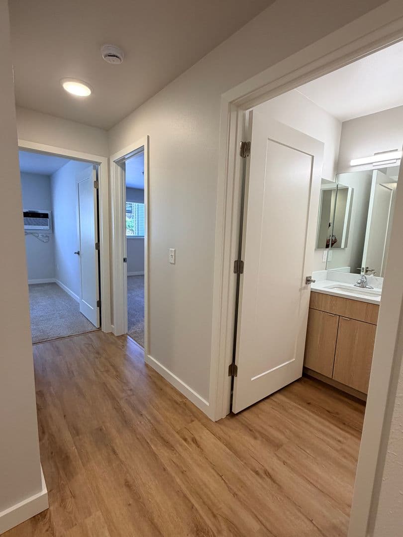 Columbia Square Apartments A-H 15 of 22