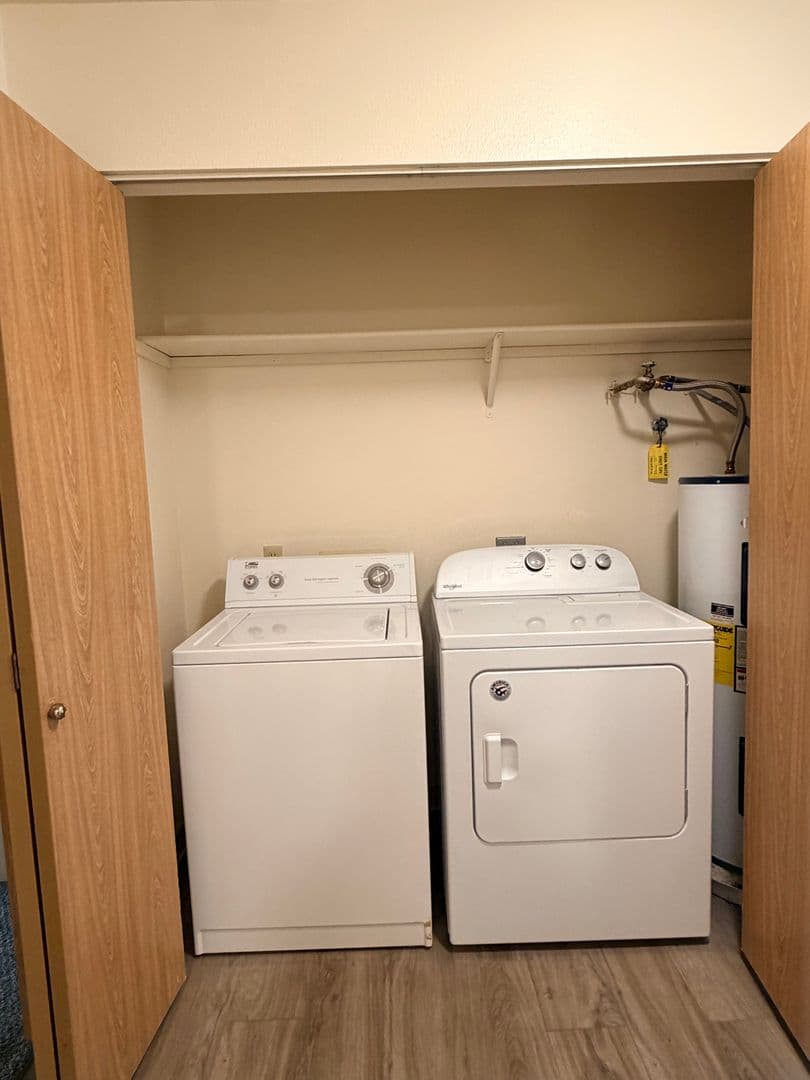 Columbia Square Apartments A-H 8 of 15