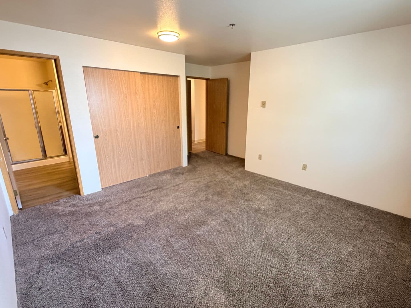 Columbia Square Apartments A-H 13 of 15