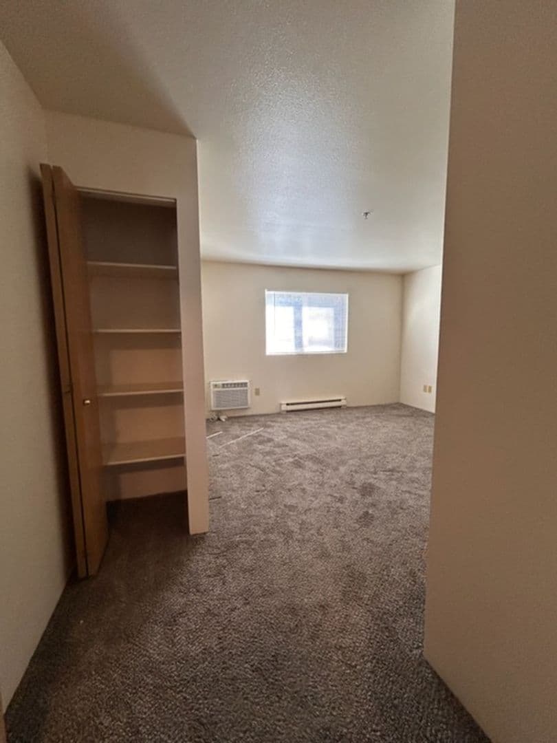Columbia Square Apartments A-H 8 of 11