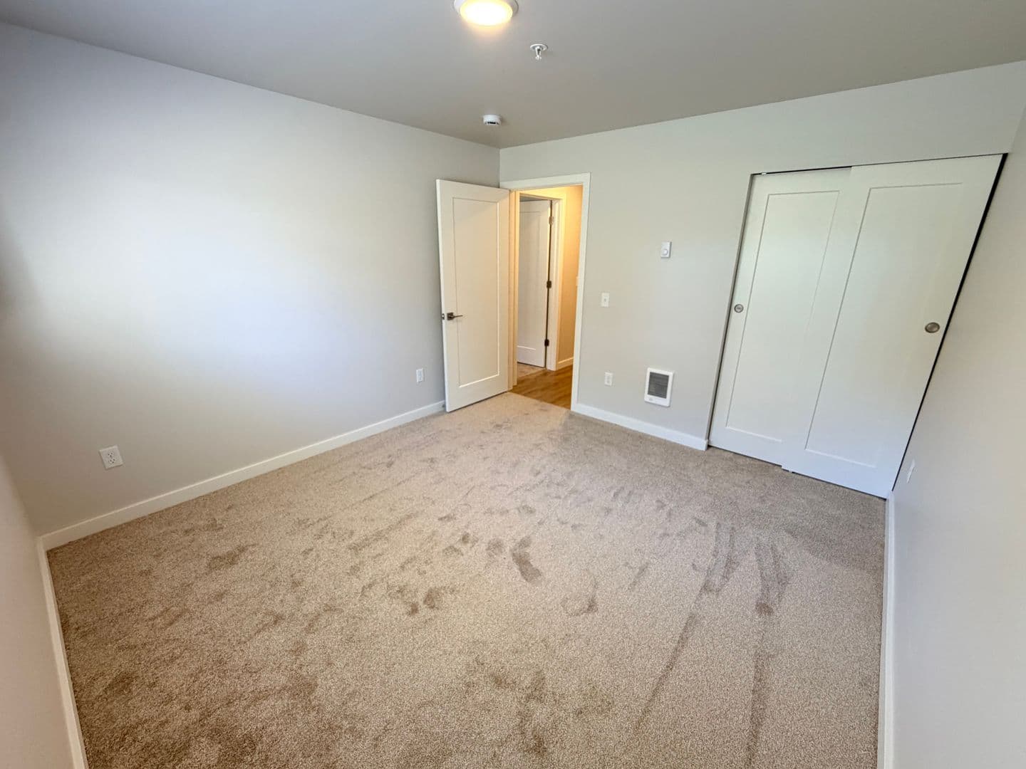 Columbia Square Apartments A-H 18 of 22