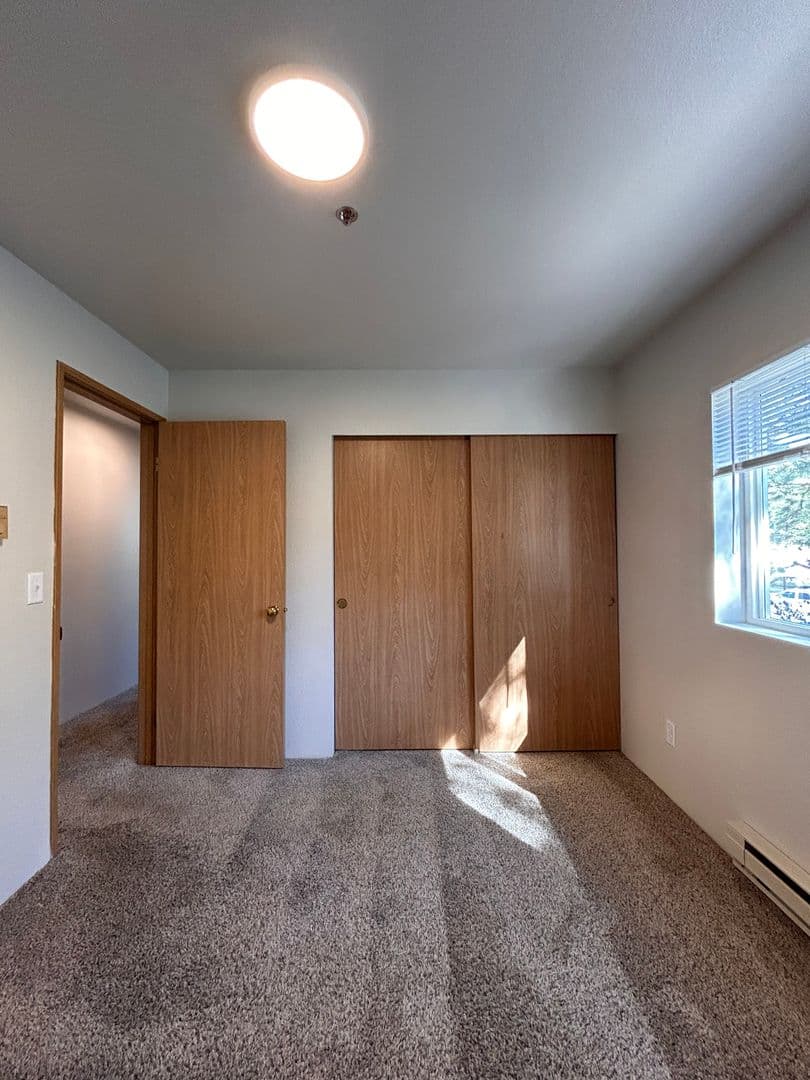 Columbia Square Apartments A-H 18 of 20
